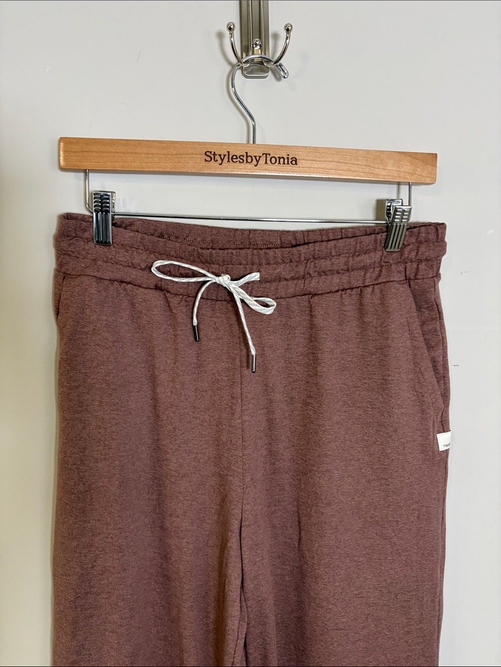 Vuori Halo Essential Wideleg Pant Sable Heather Womens Pockets DreamKnit M NEW - Picture 5 of 13